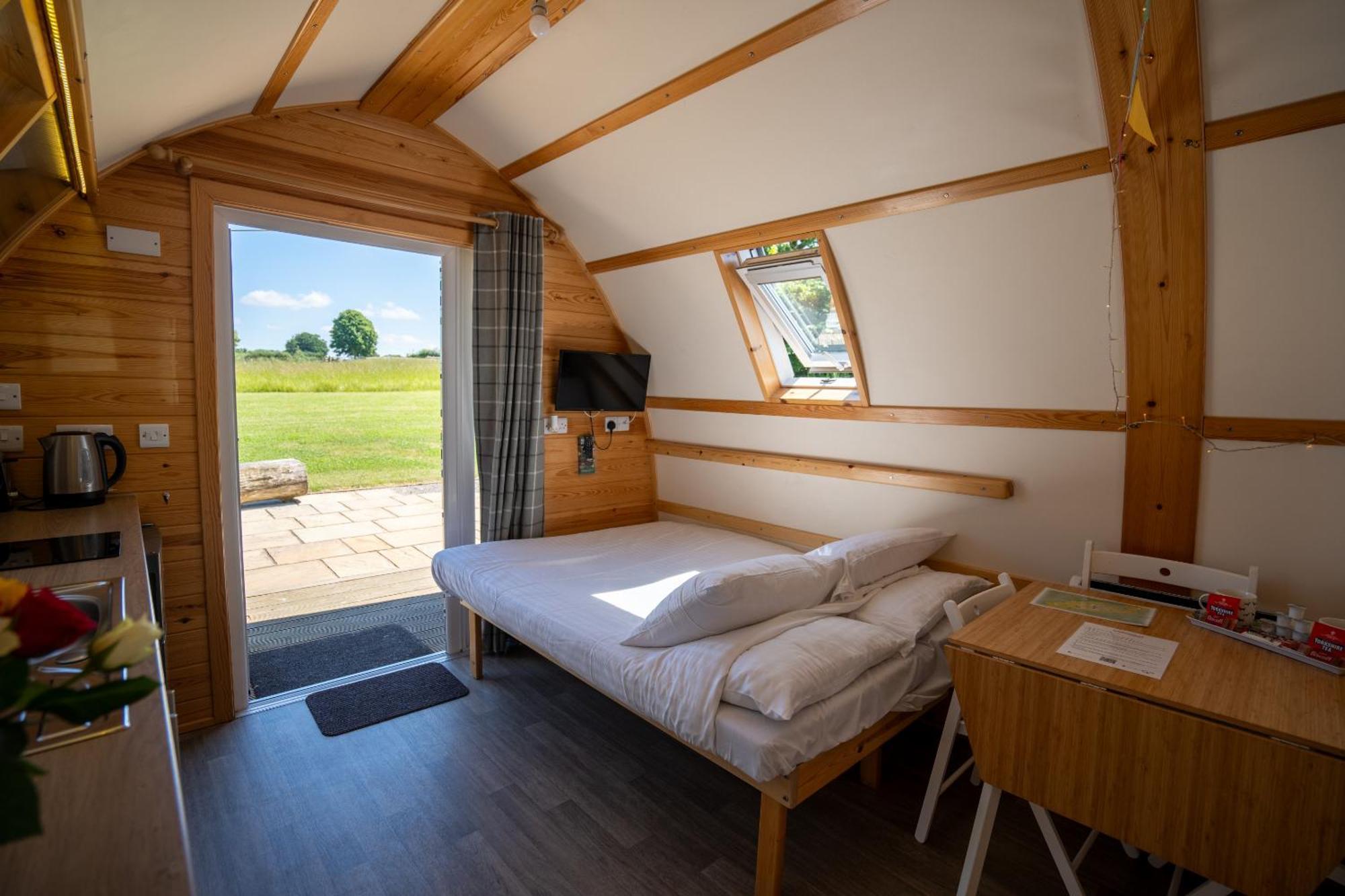 Sedgewell Barn By Wigwam Holidays Northallerton Room photo